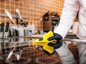 7 sytuacji, w których rękawiczki kuchenne są niezastąpione