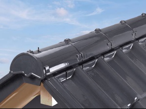 Ceramiczna kalenica wentylowana swissporTON - rozwiązanie premium dla dachówek ceramicznych
